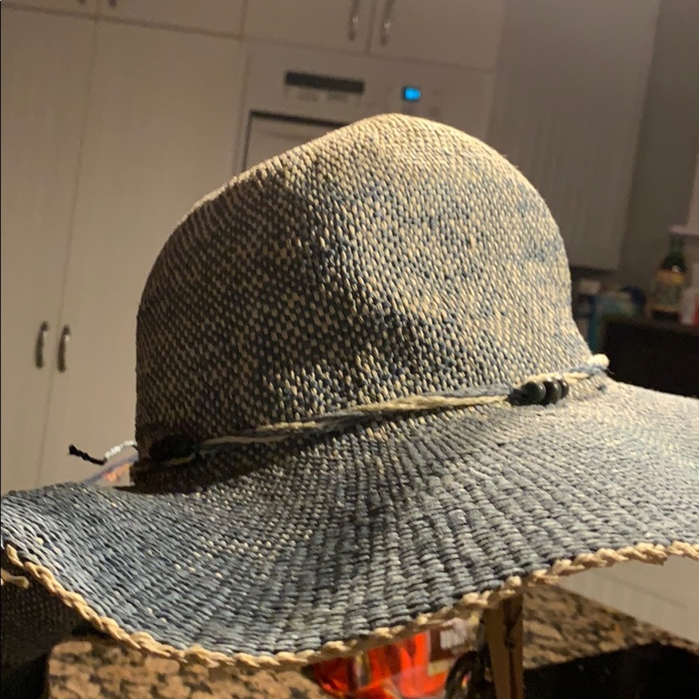 A blue Roxy sun hat - Picture 2 of 2